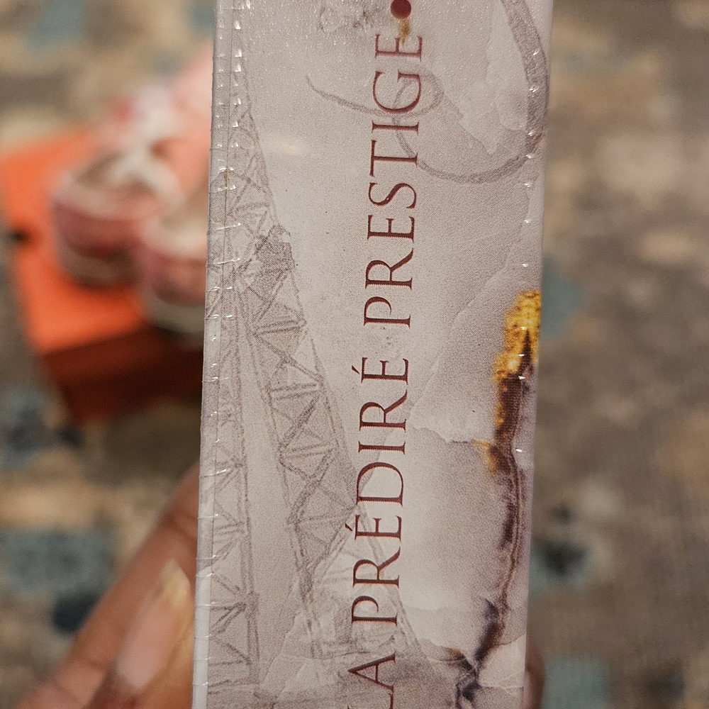 La Predire Prestige Paris Red Lipstick - Matte - Picture 3 of 4